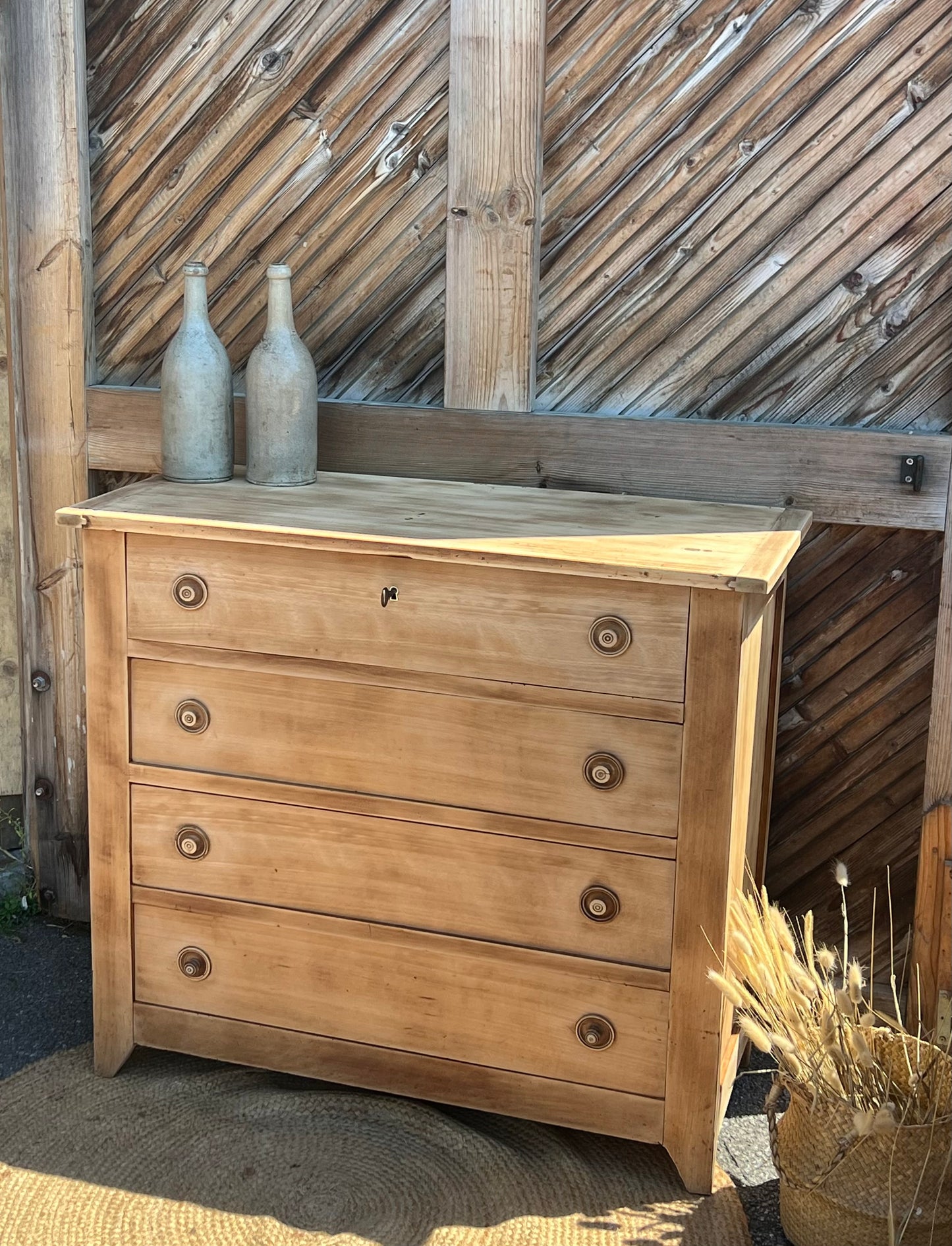 Commode ancienne vintage en bois  massif brut 4 tiroirs