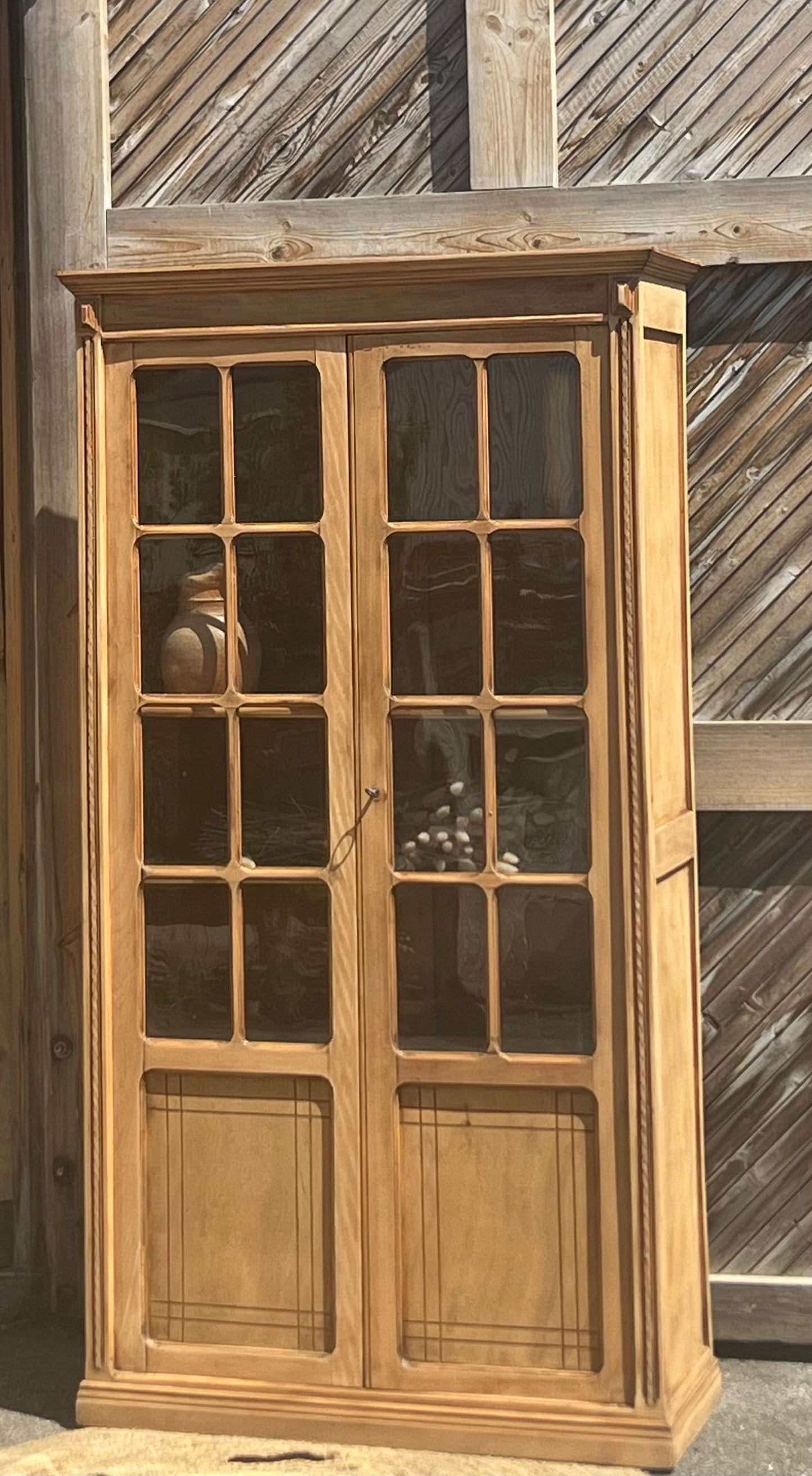 Armoire parisienne ancienne en bois brut : vaisselier , bibliothèque