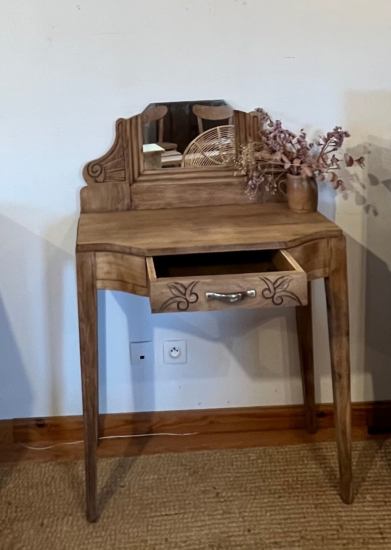 Coiffeuse ancienne en chêne massif brut