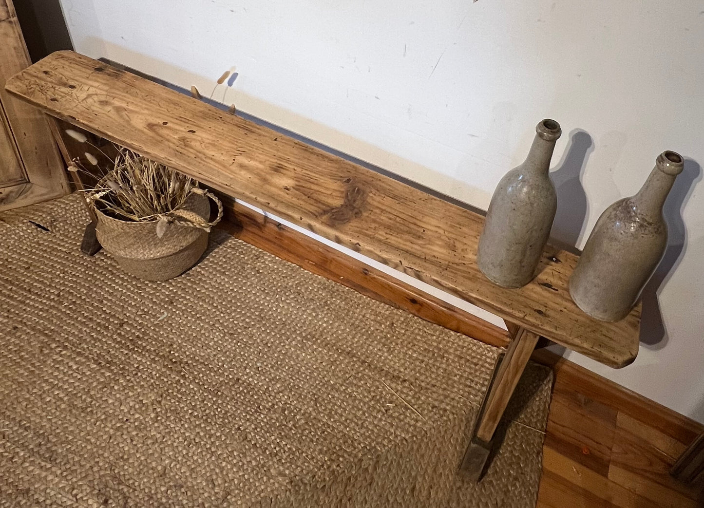 Banc de ferme ancien en bois massif brut