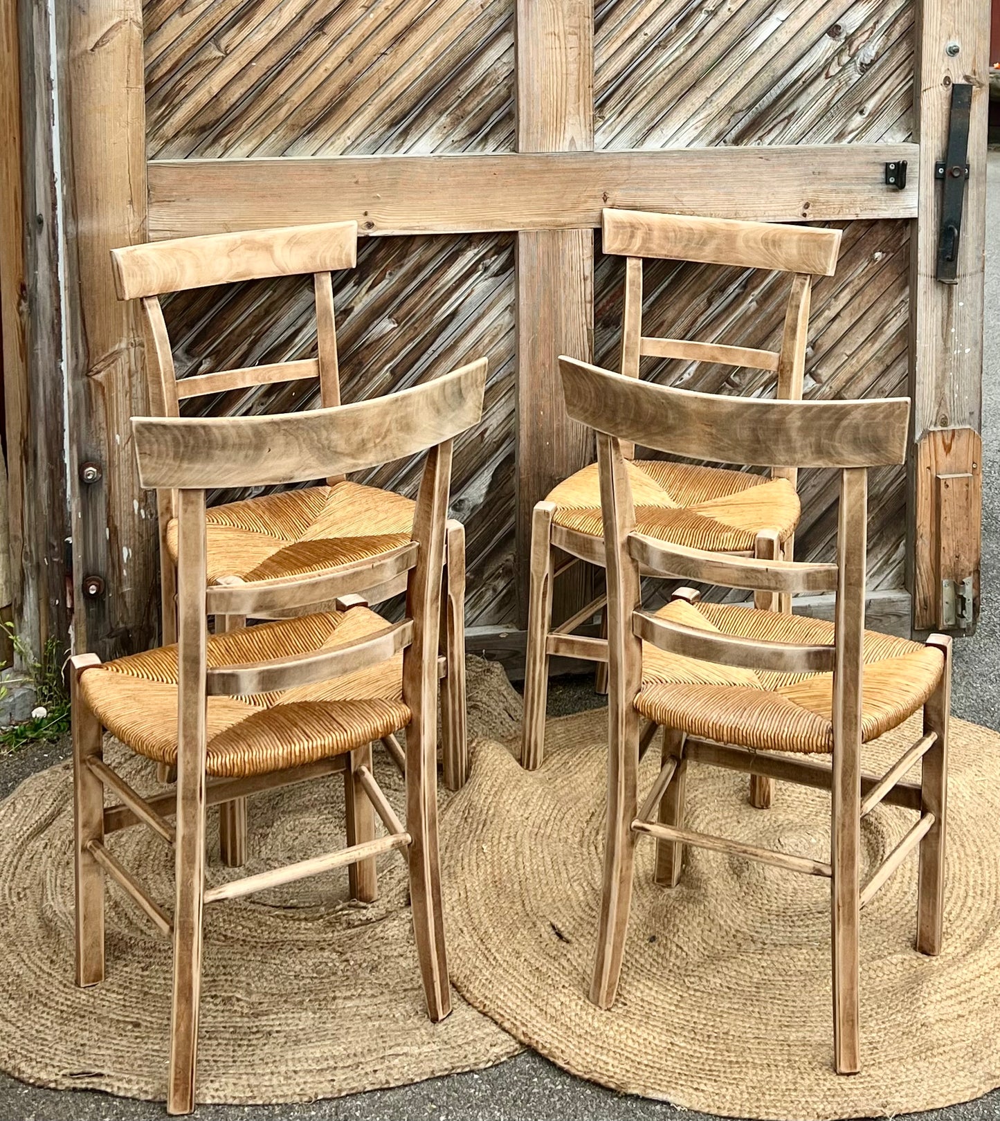 8 chaises anciennes en bois massif brut et assise paillée - vendu par 4 ou 8