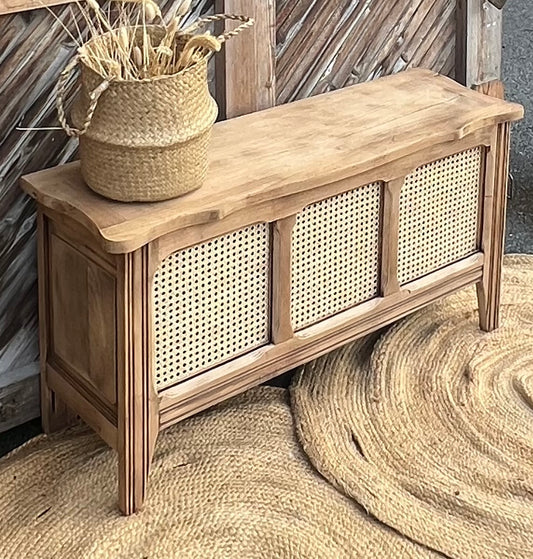 Coffre ancien en chêne massif brut et cannage