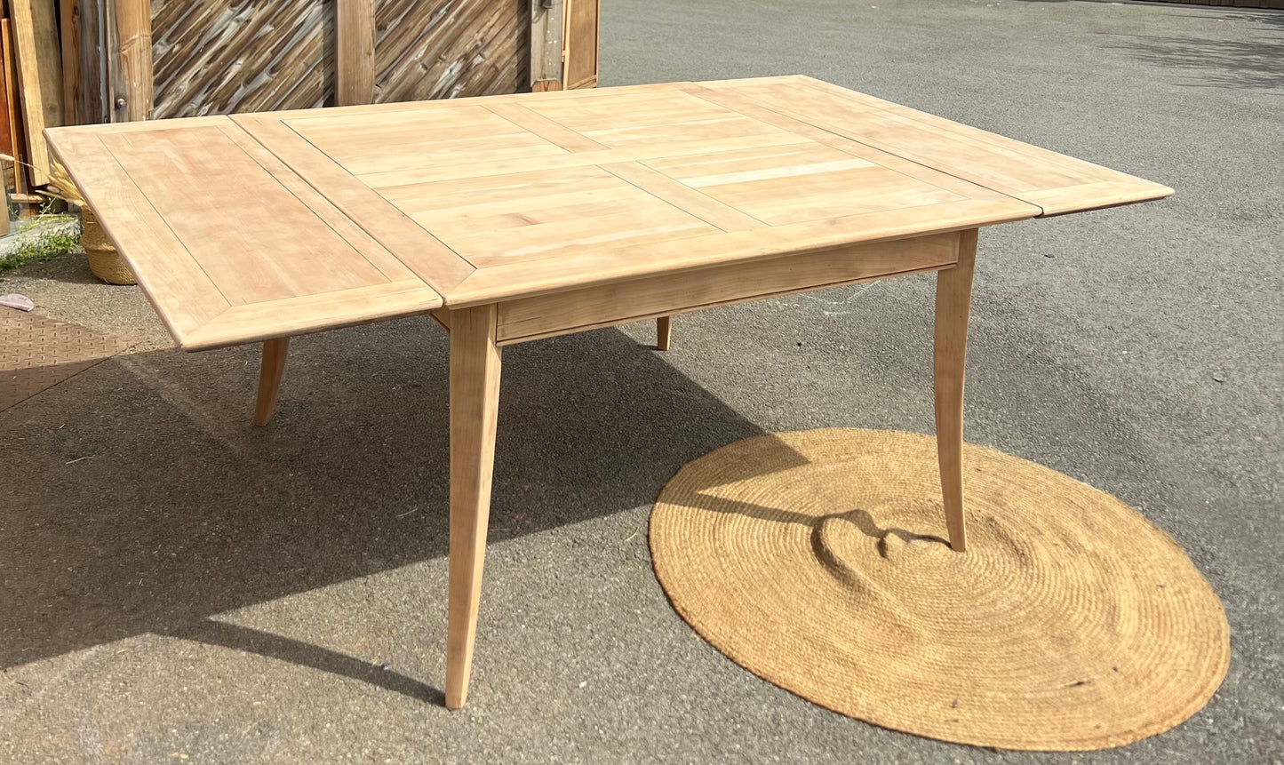 Grande table familiale carrée + 2 rallonges rénovée en bois massif brut