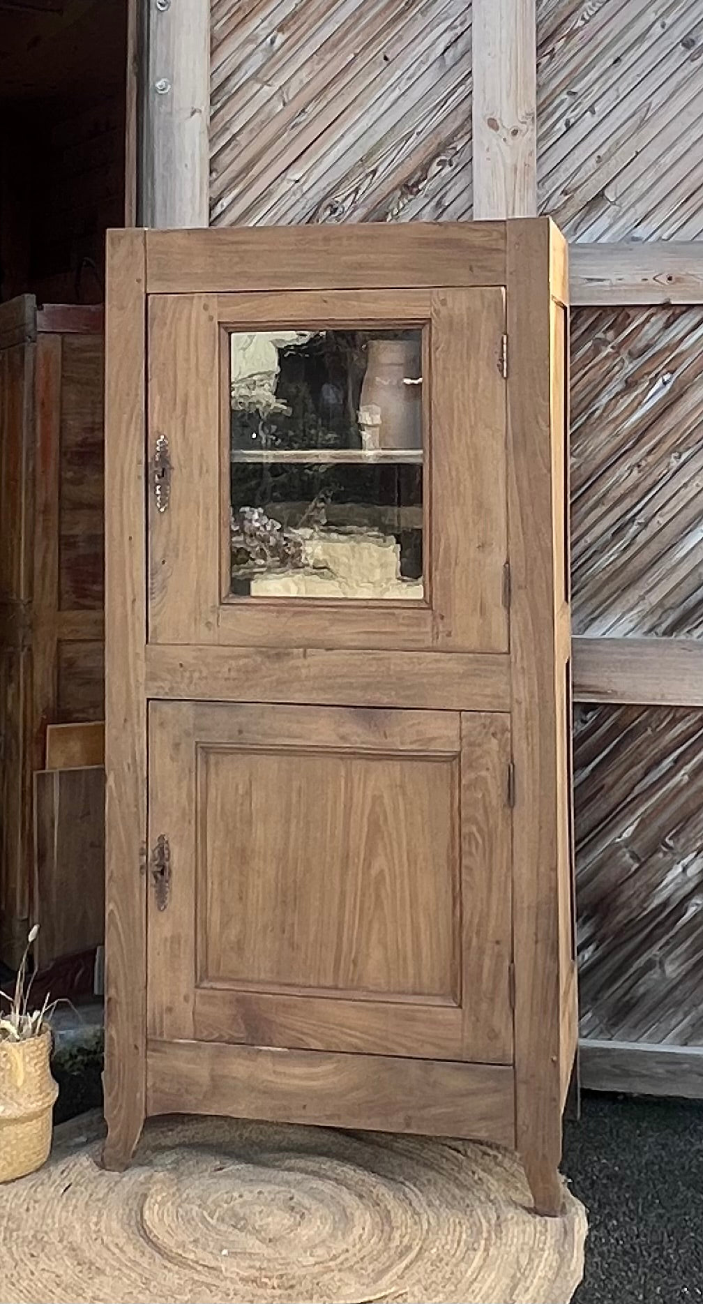 Bonnetière ancienne en chêne massif brut - armoire vaisselier