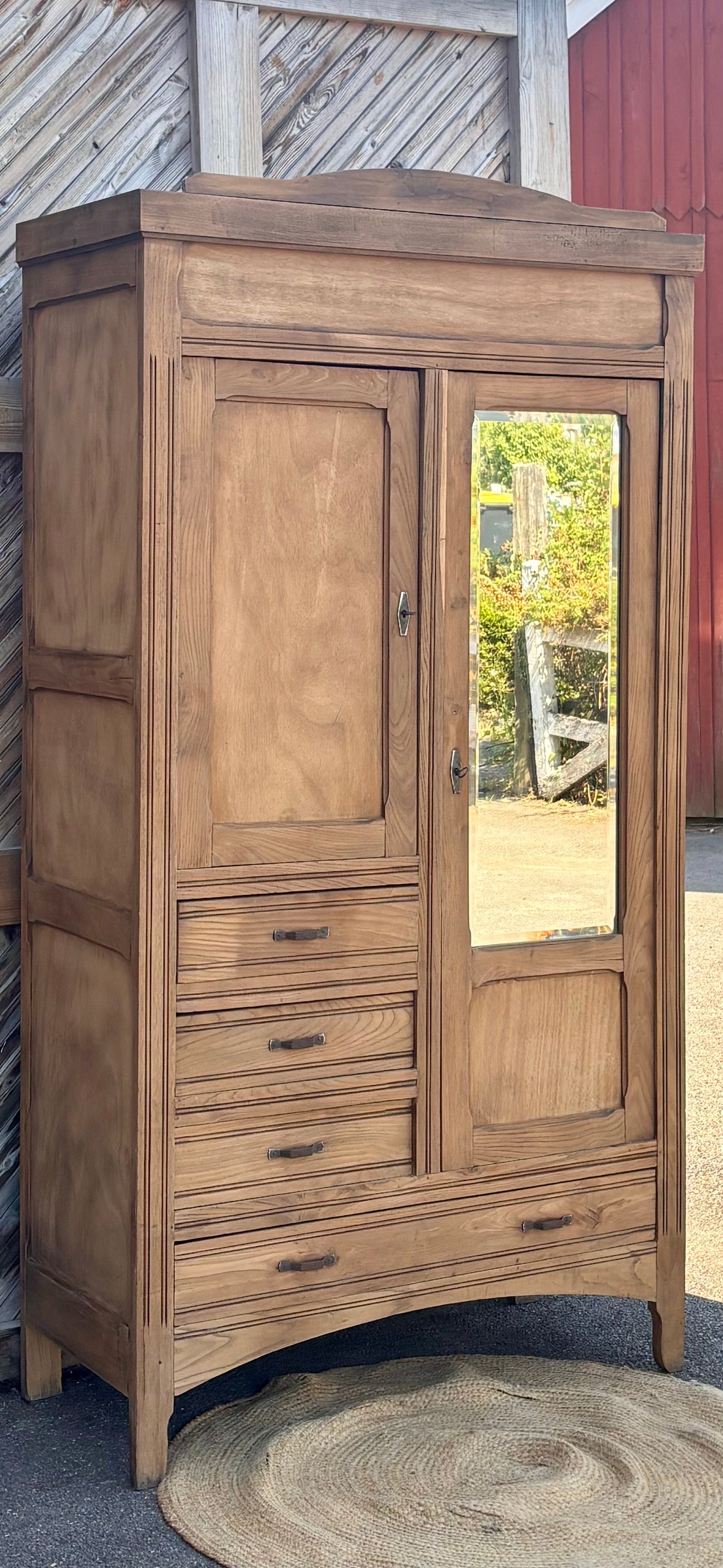 Grande armoire ancienne en chêne brut