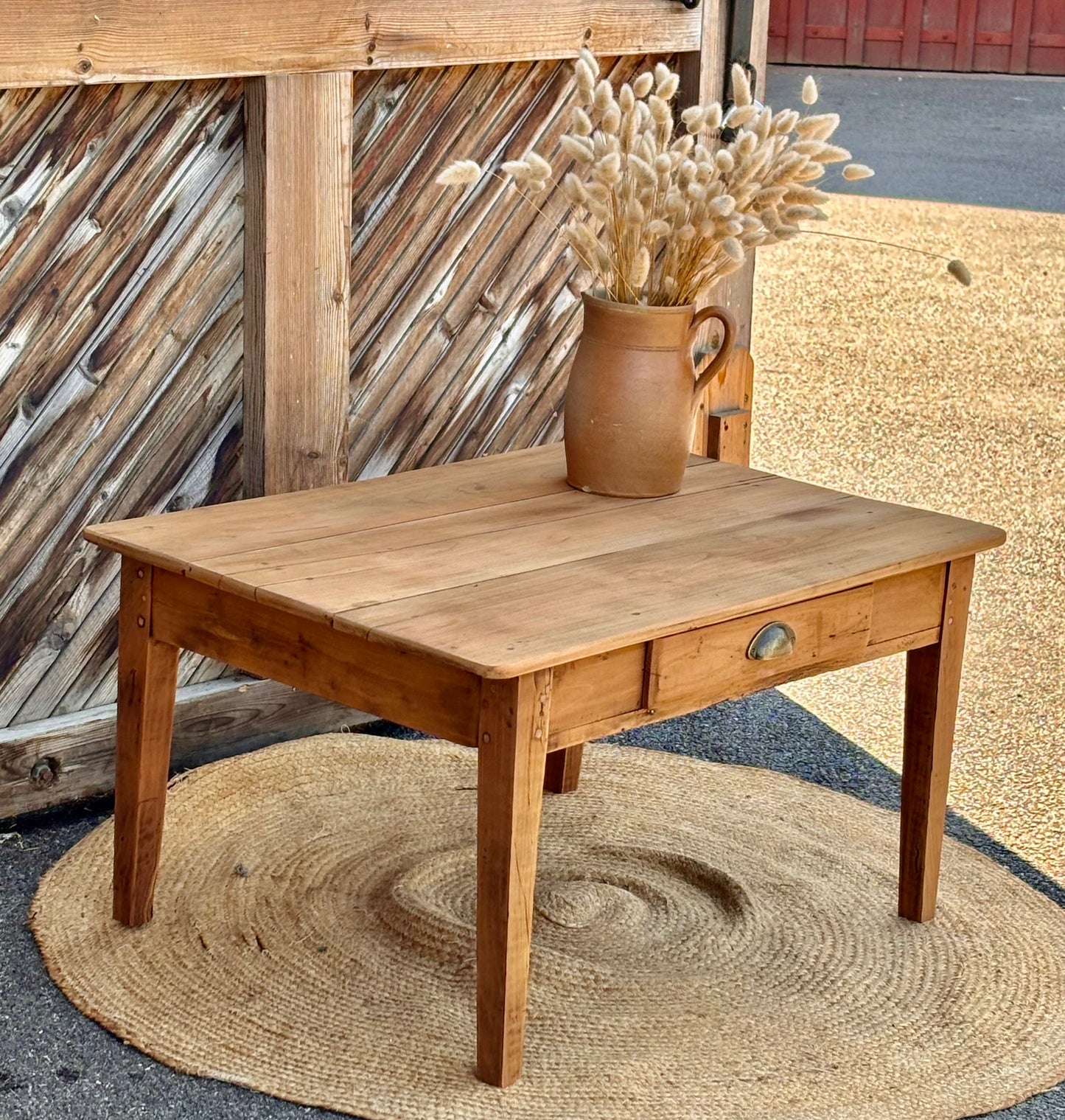 Table basse de ferme ancienne 1 tiroir en bois massif brut