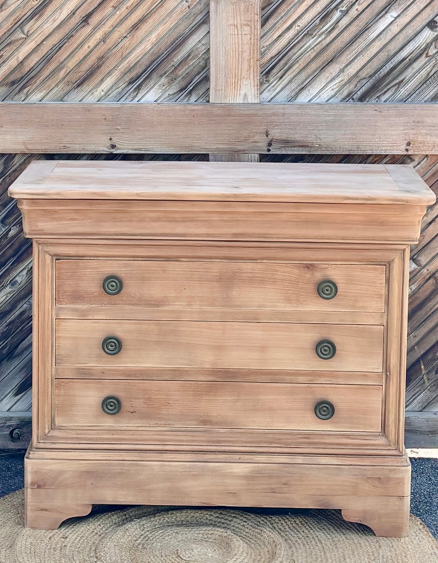 Commode ancienne en bois massif brut 4 tiroirs
