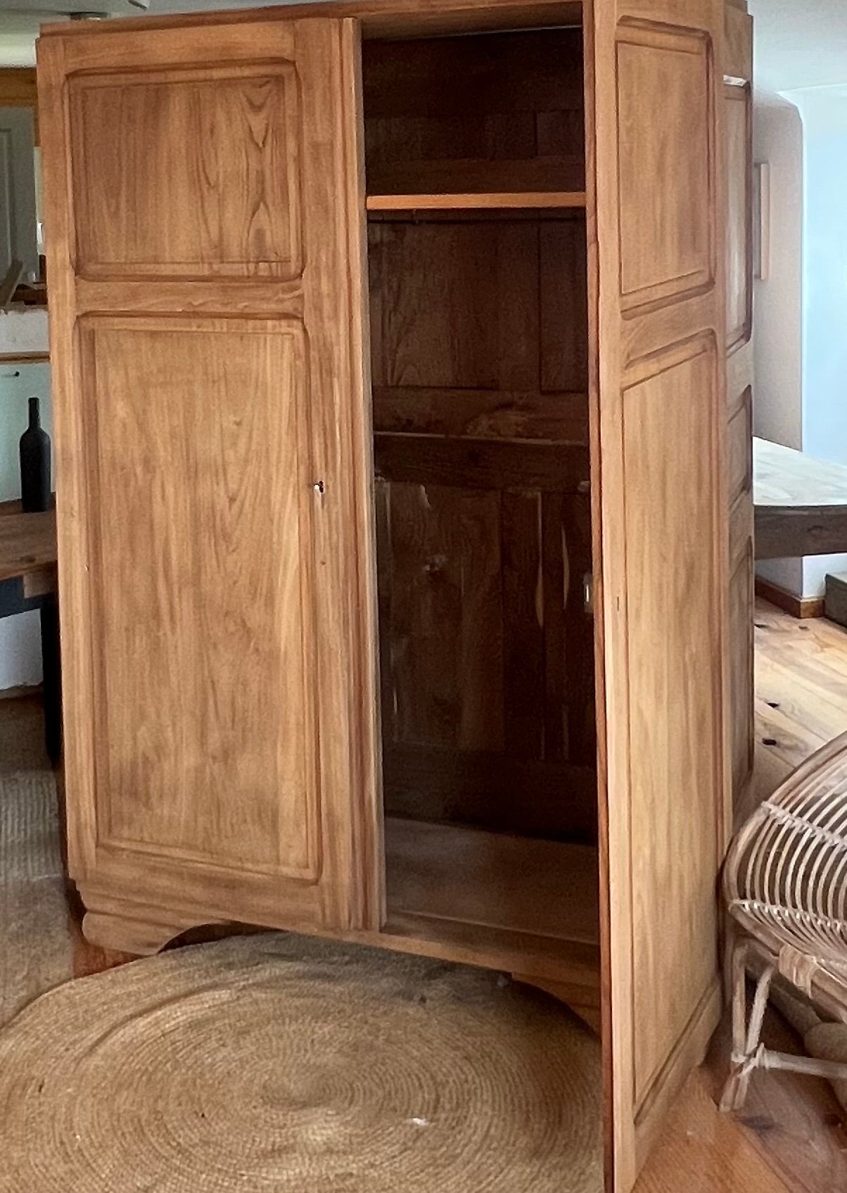Armoire ancienne en chêne massif brut