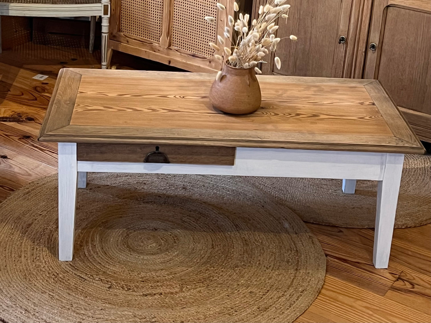 Table basse de ferme ancienne 1 tiroir en bois massif brut