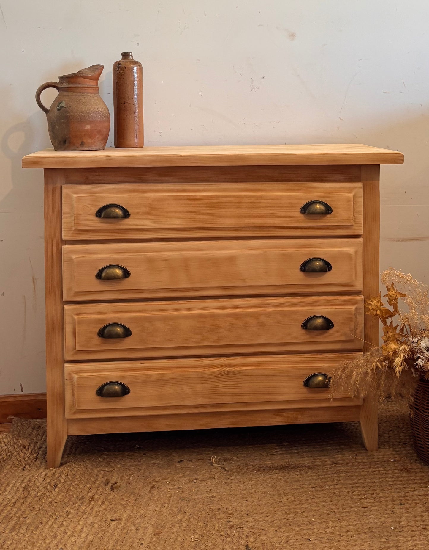 Commode étroite rénovée en bois massif brut - console 4 tiroirs