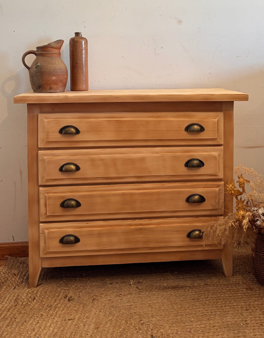 Commode étroite rénovée en bois massif brut - console 4 tiroirs