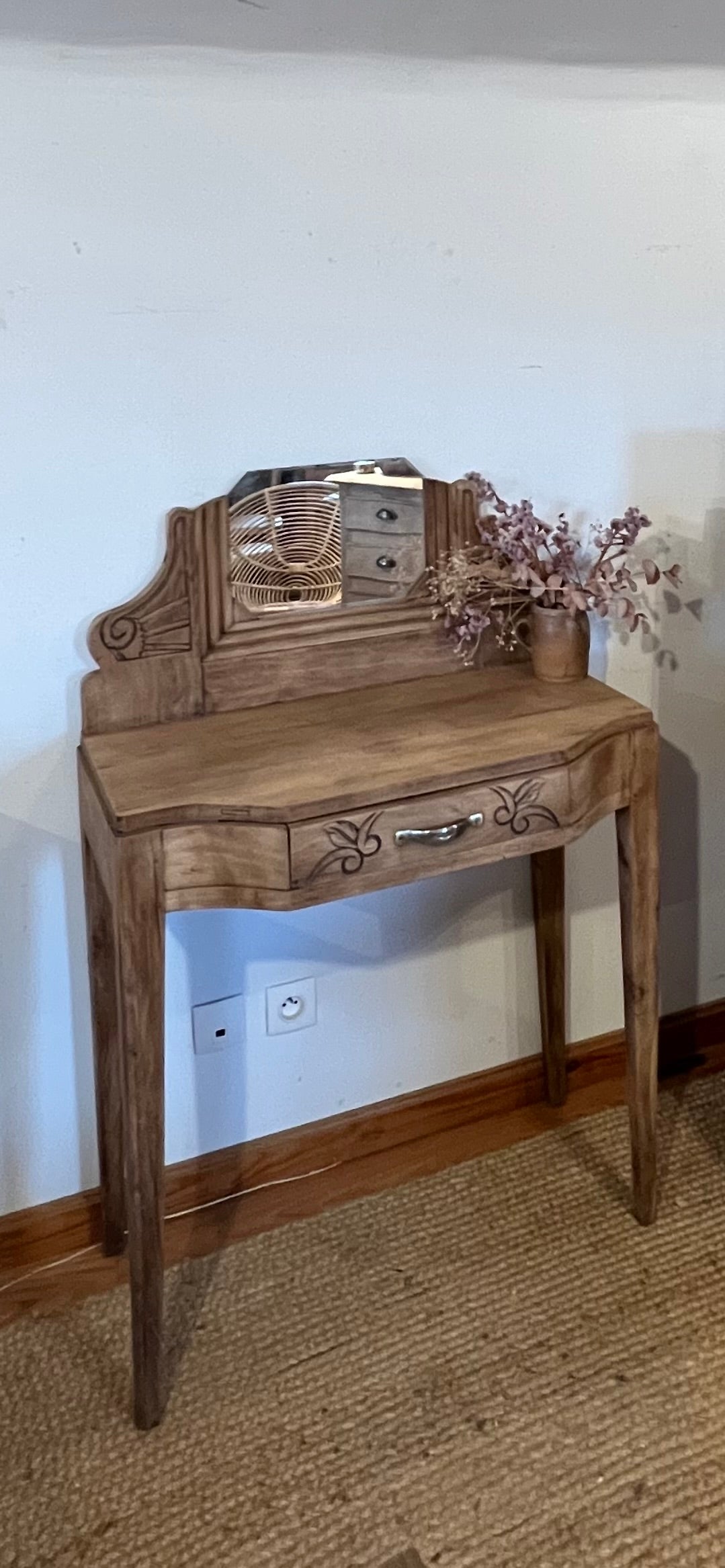 Coiffeuse ancienne en chêne massif brut