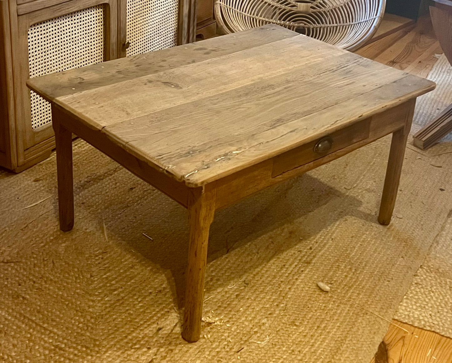 Table basse de ferme ancienne en chêne massif brut