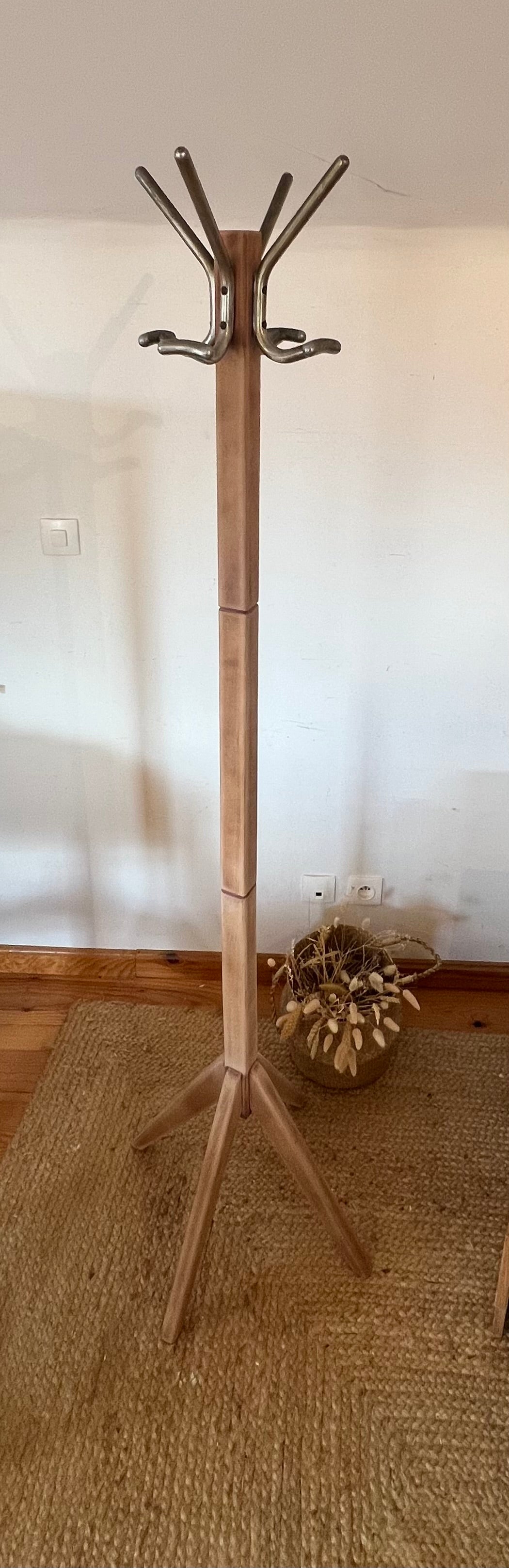 Porte manteau vintage des années 60 en bois massif brut