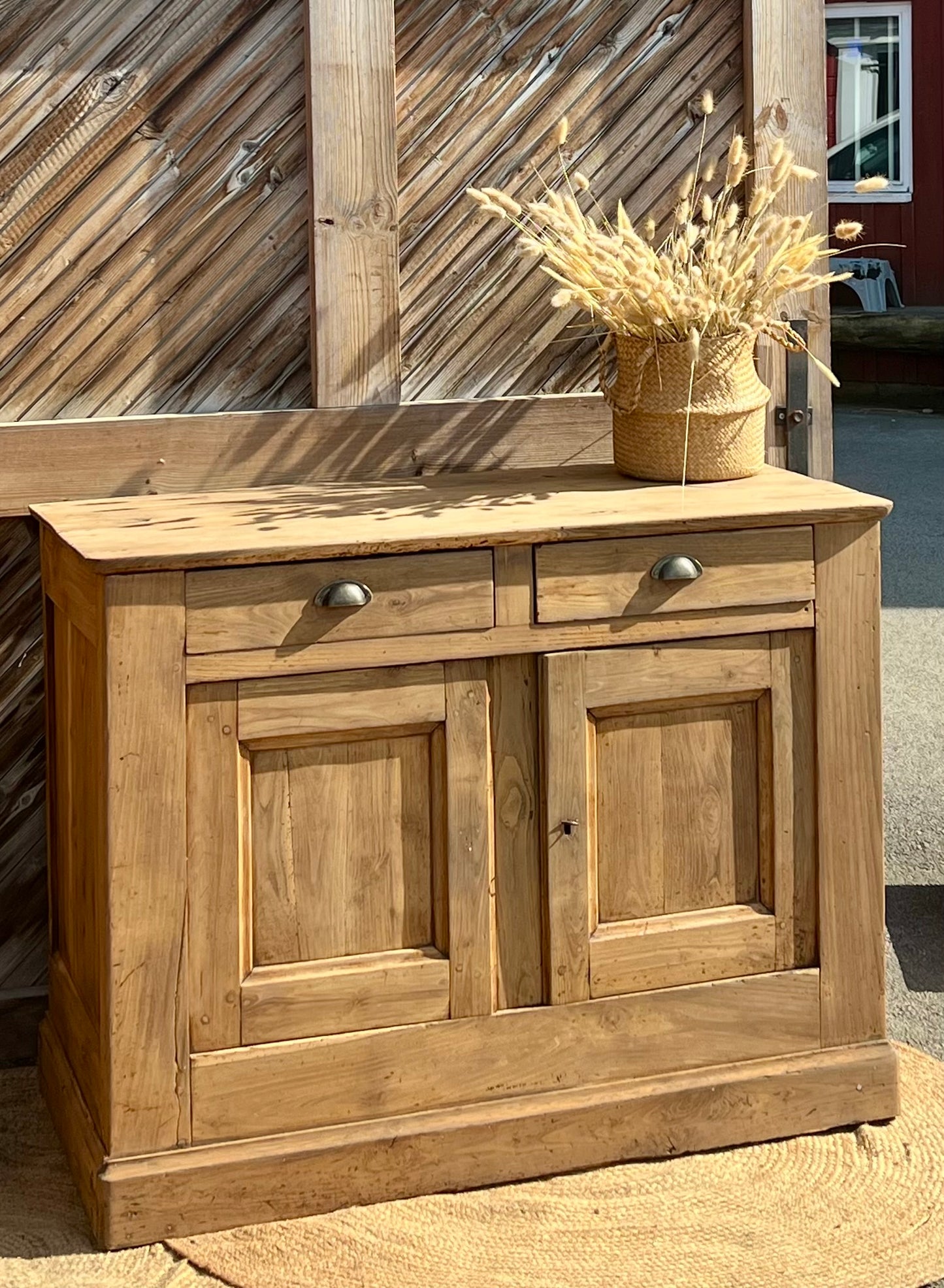 Buffet ancien en chêne massif brut