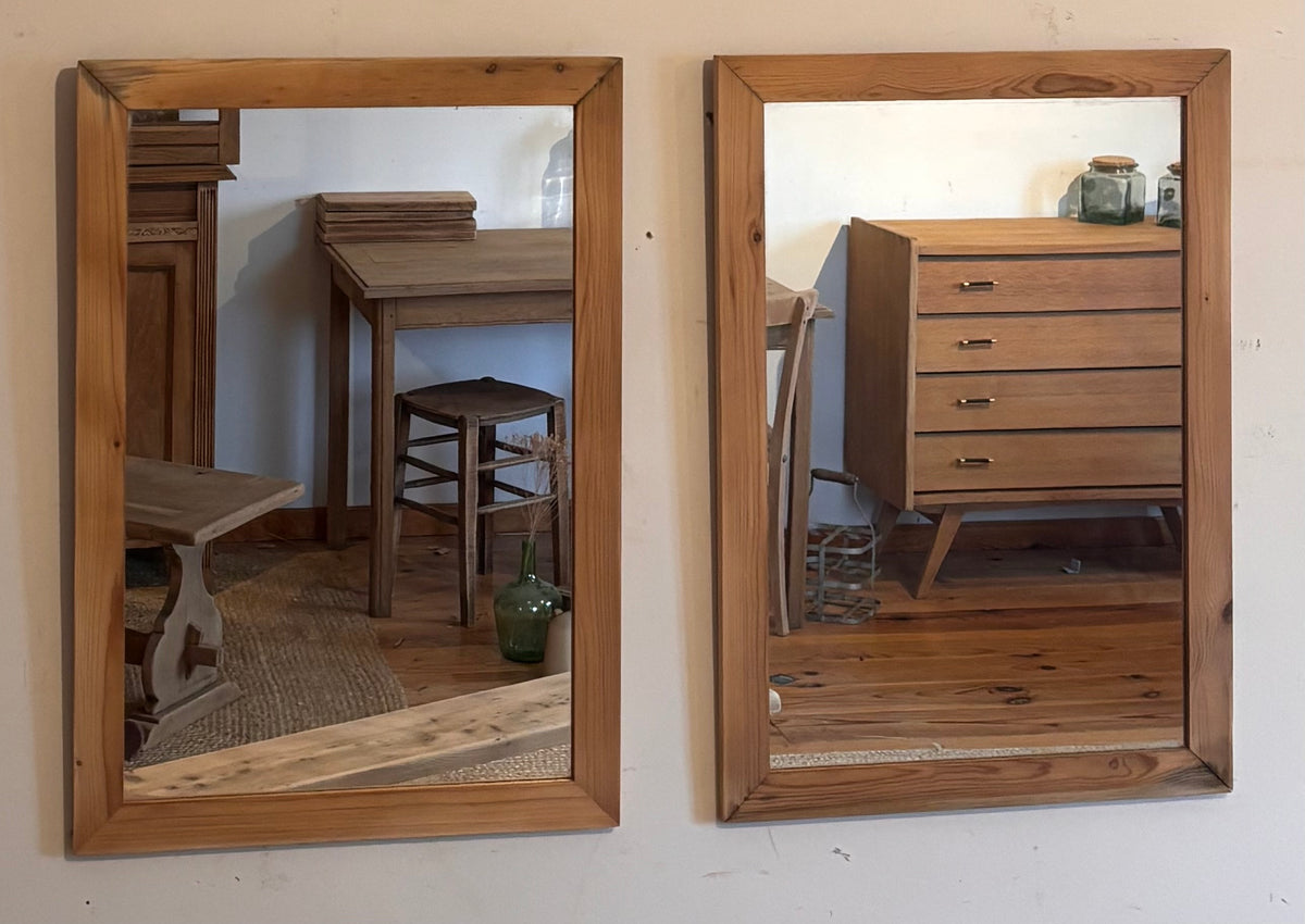 Paire de miroirs vintage anciens en bois massif brut
