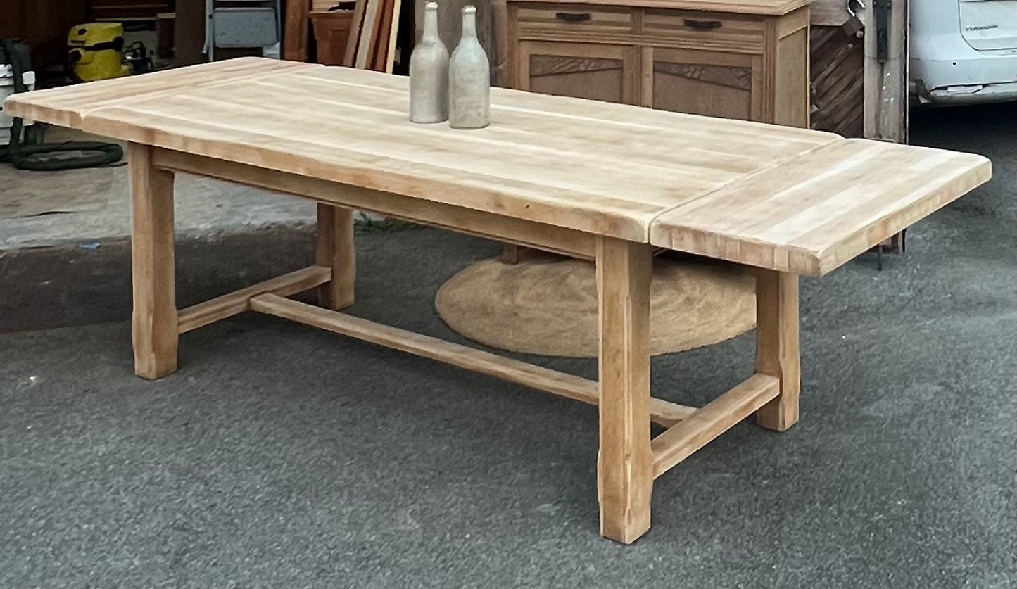 Grande table ancienne rénovée 2 rallonges en chêne massif brut