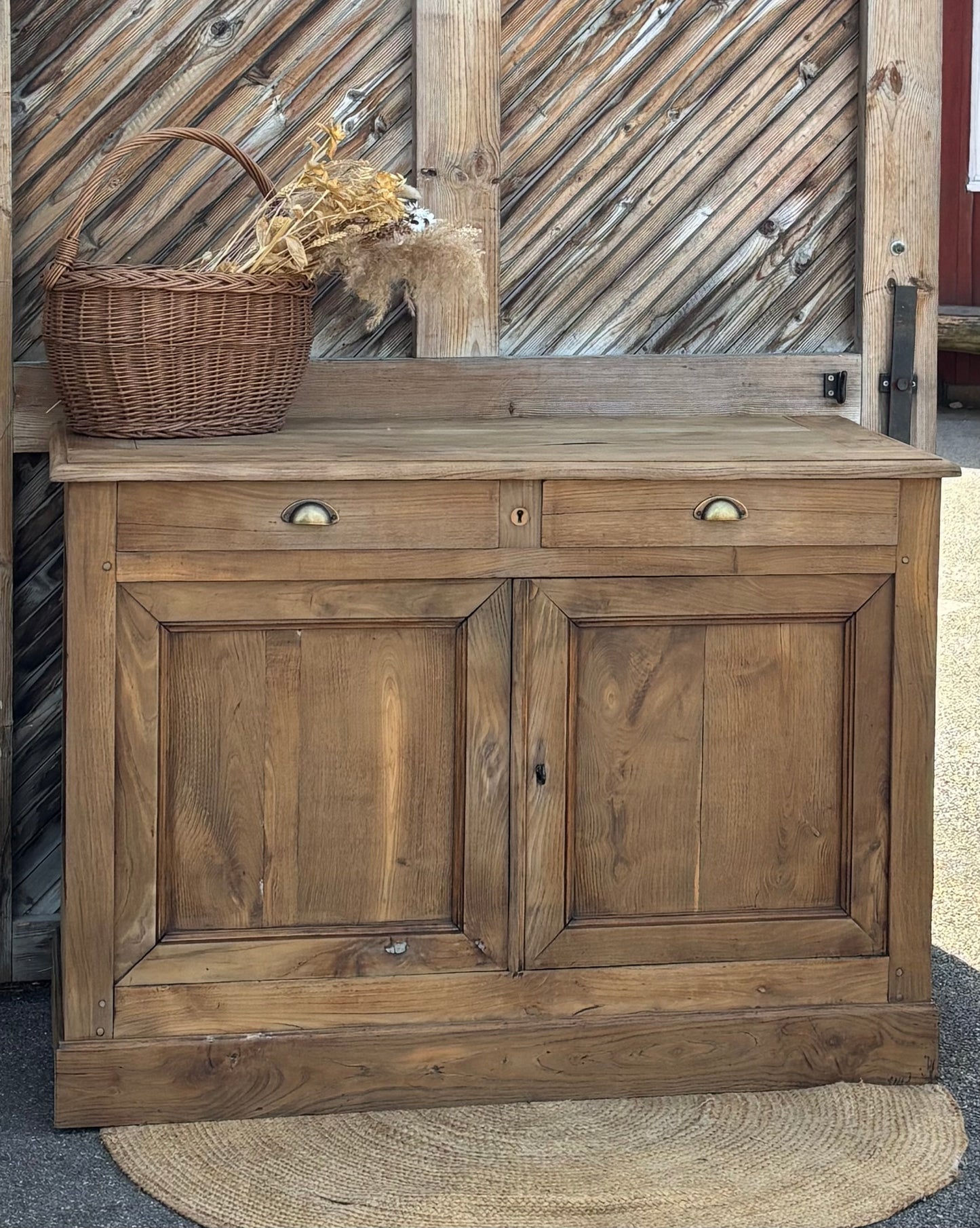 Buffet ancien en chêne massif brut 2 tiroirs