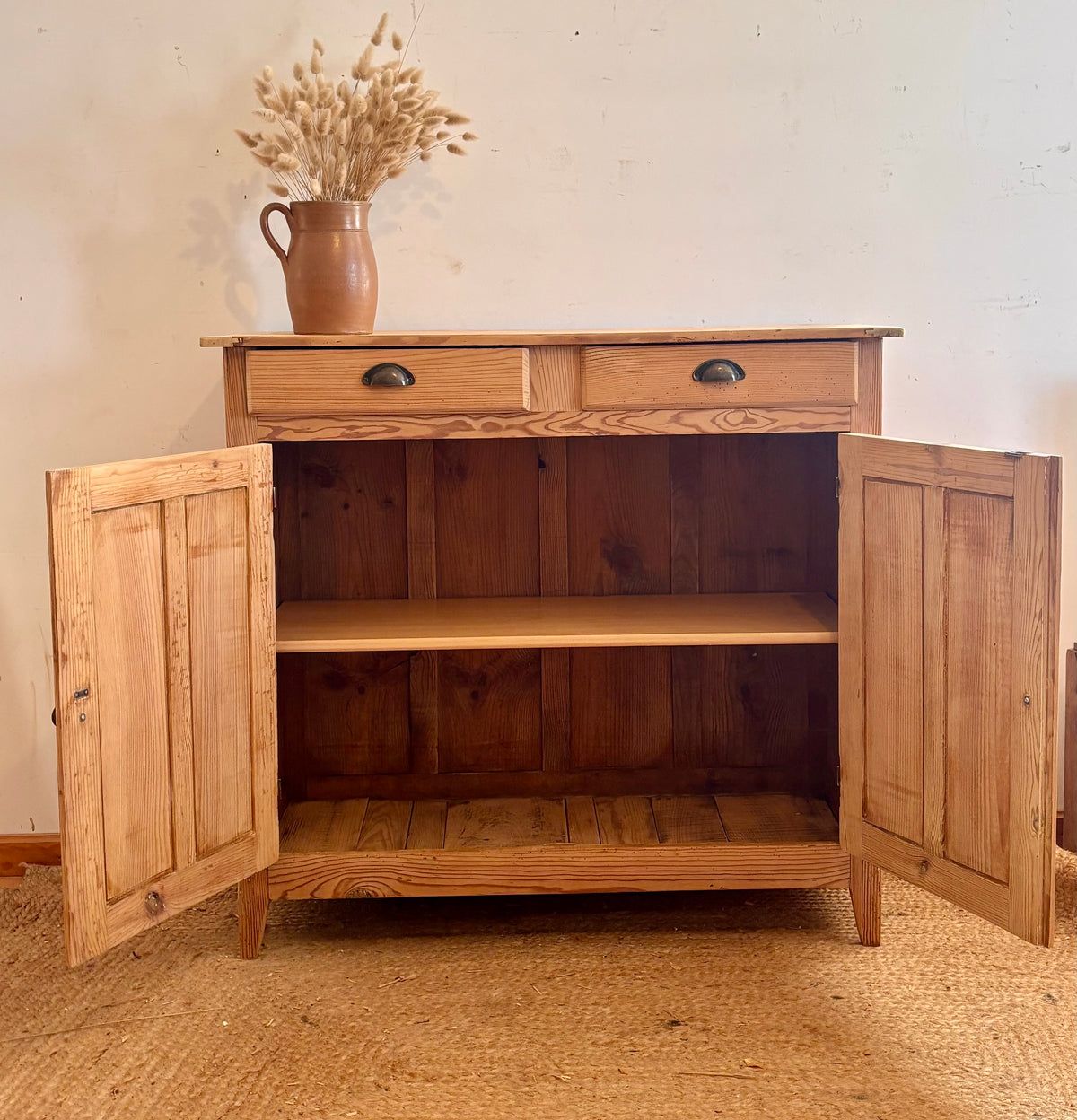 Buffet parisien ancien en bois massif brut 2 tiroirs