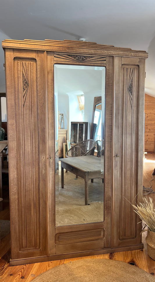 Armoire ancienne art déco en chêne massif brut