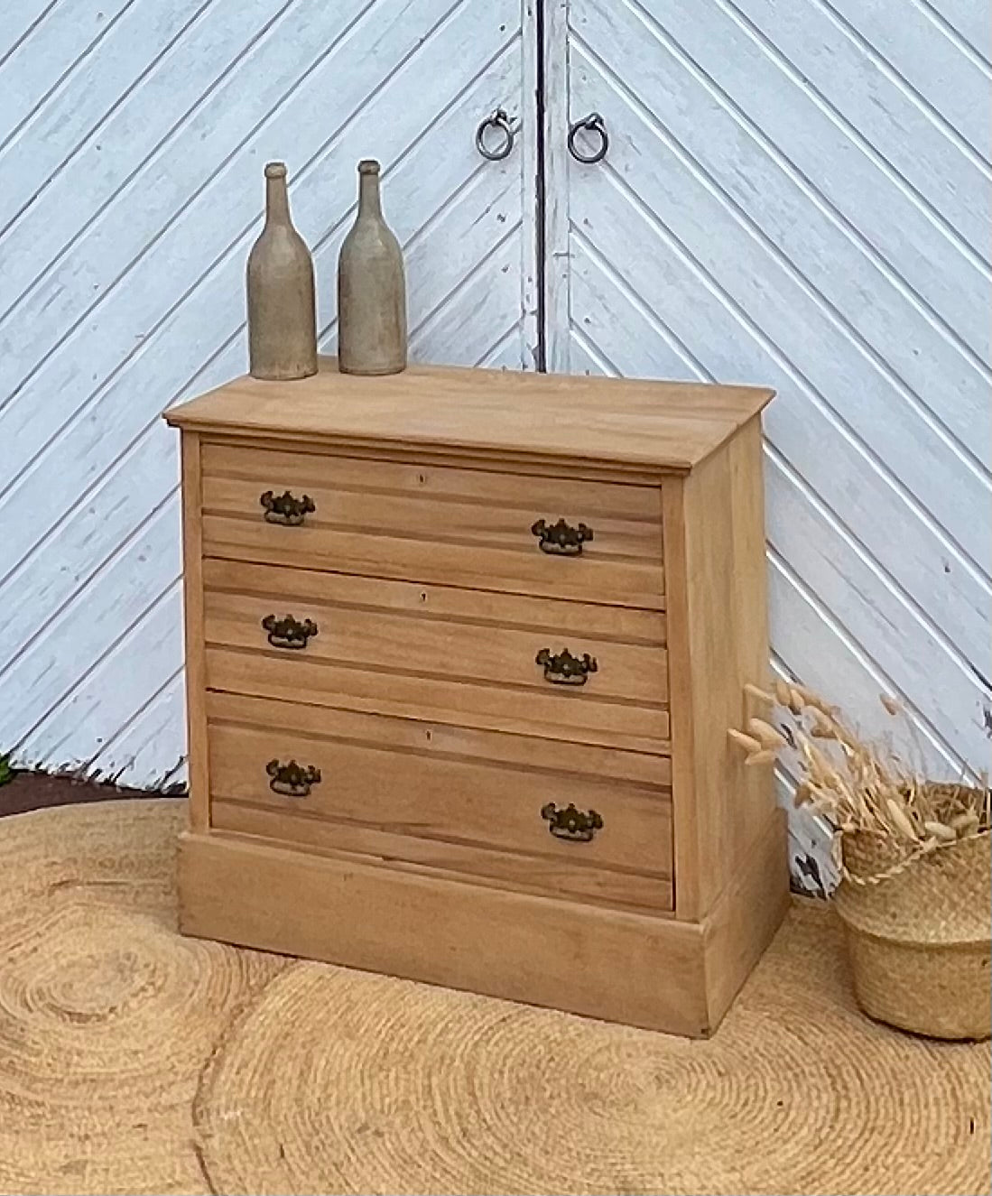Commode ancienne en bois massif brut 3 tiroirs