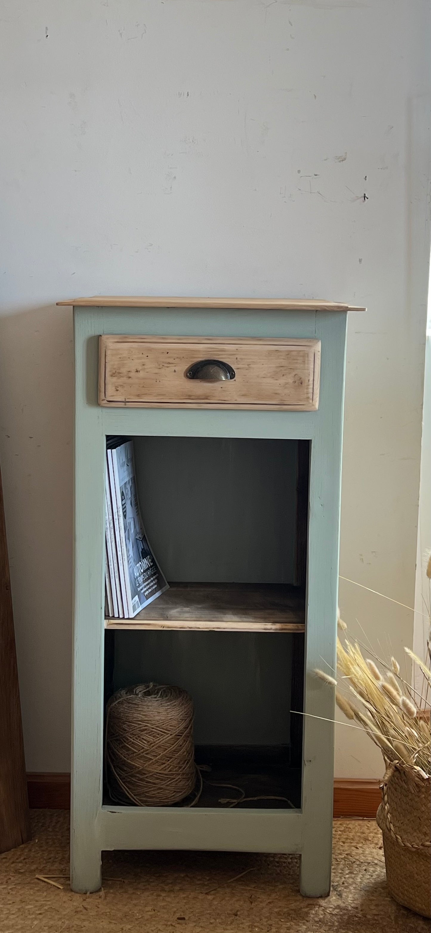 Petit meuble parisien : buffet bibliothèque console en chêne massif brut et vert d’eau