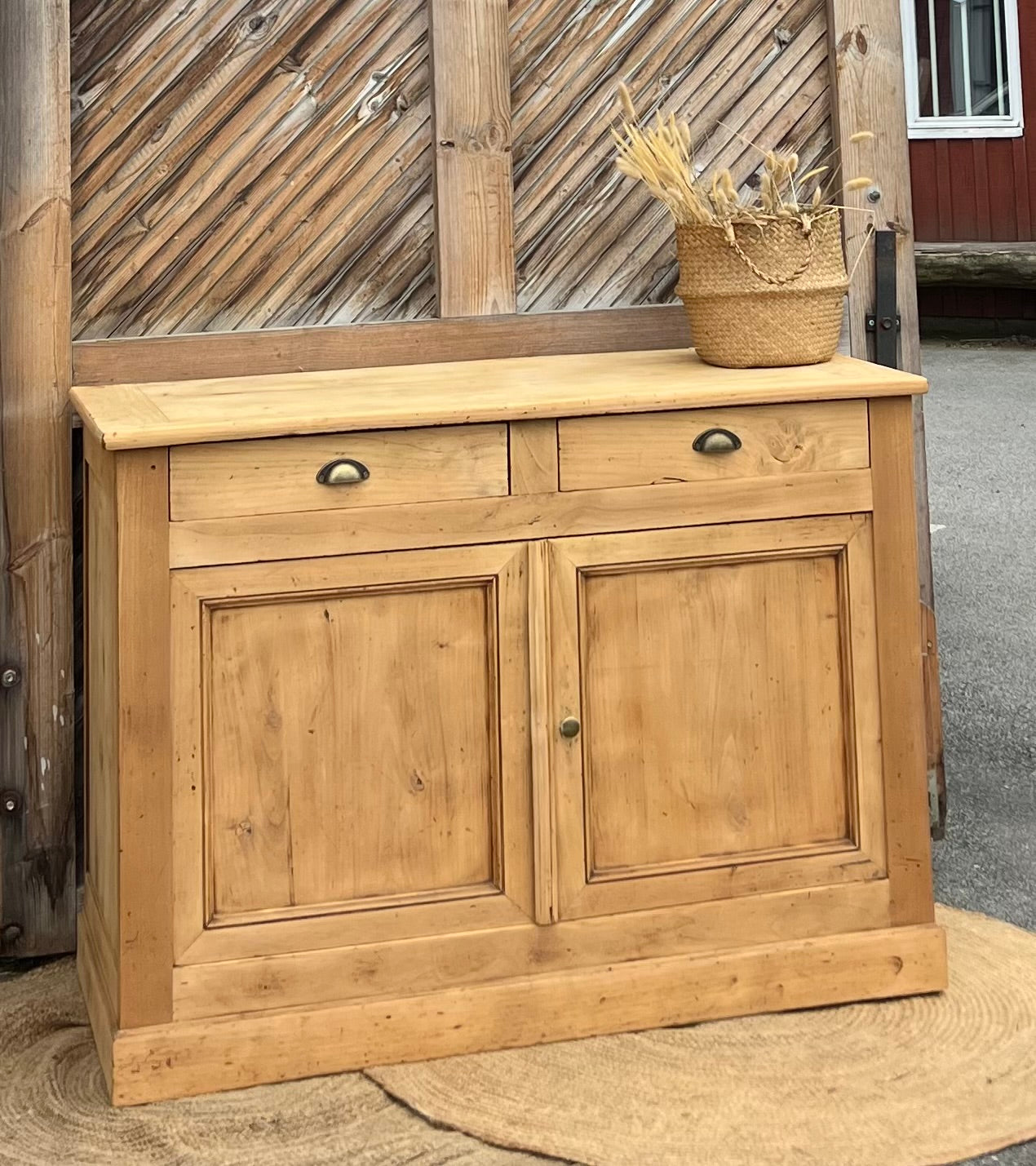 Buffet ancien en bois massif brut 2 tiroirs