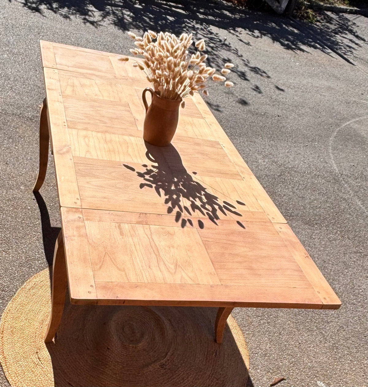 Table ancienne rénovée 2 rallonges intégrées   en bois brut de 6 à 10 personnes