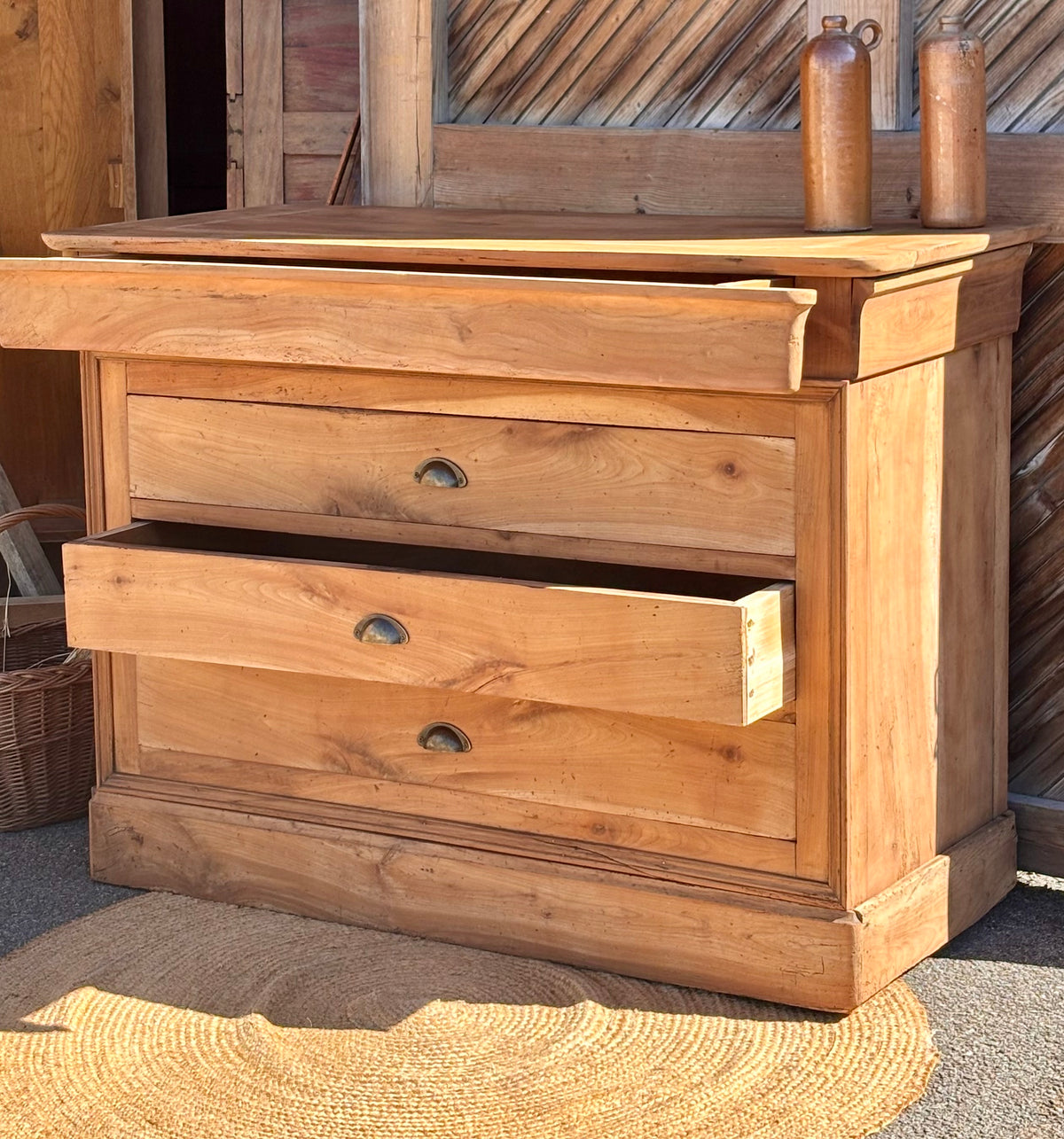 Commode ancienne en bois massif brut 4 tiroirs