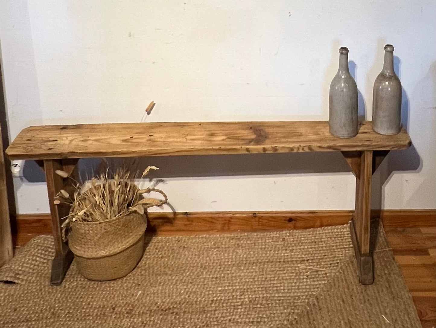 Banc de ferme ancien en bois massif brut