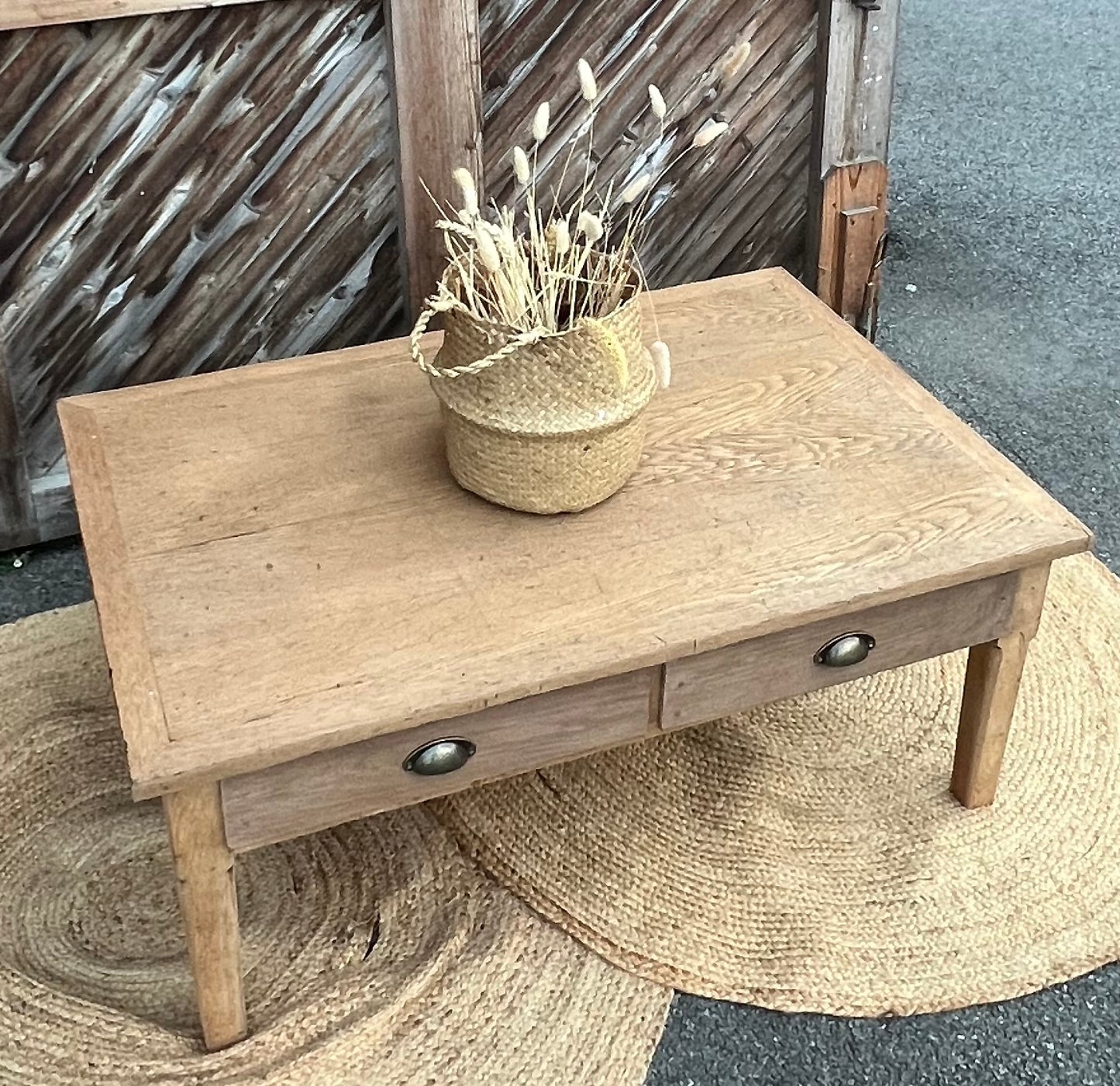 Grande table basse de ferme ancienne en chêne massif brut 2 tiroirs