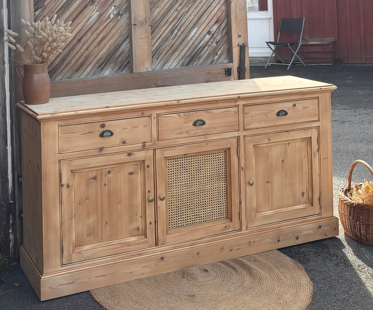 Buffet enfilade rénovée en bois massif brut et cannage