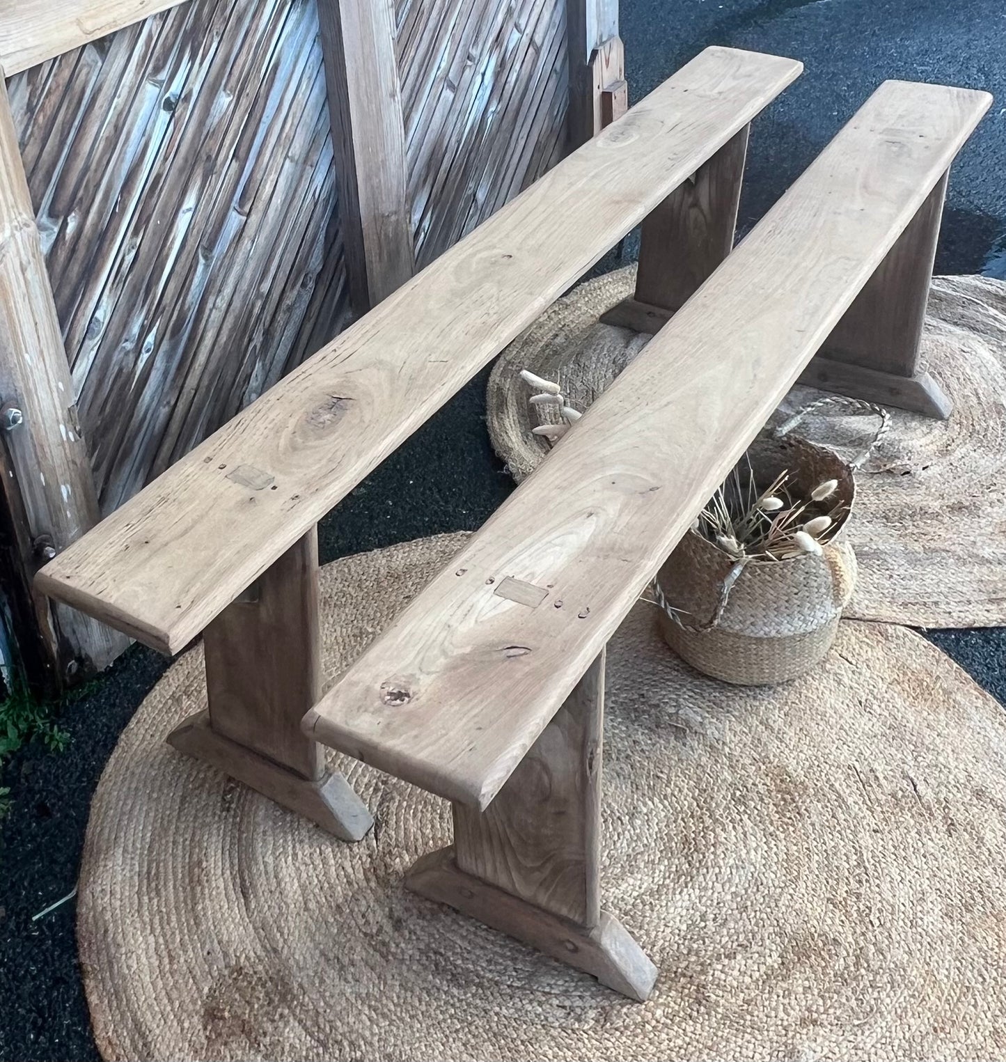 2 bancs de ferme anciens en chêne massif brut