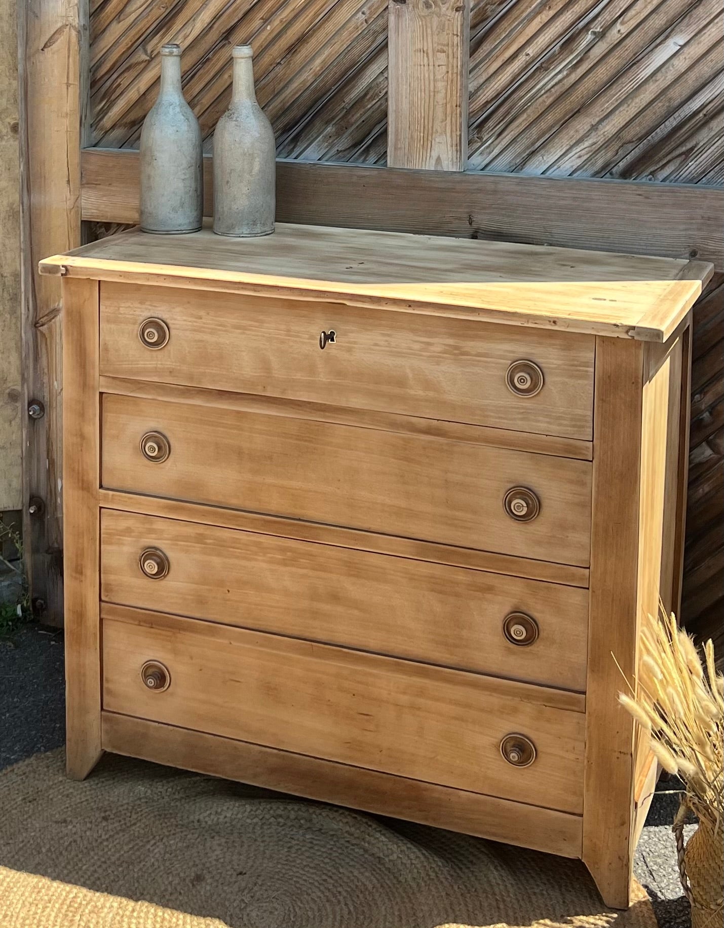 Commode ancienne vintage en bois  massif brut 4 tiroirs