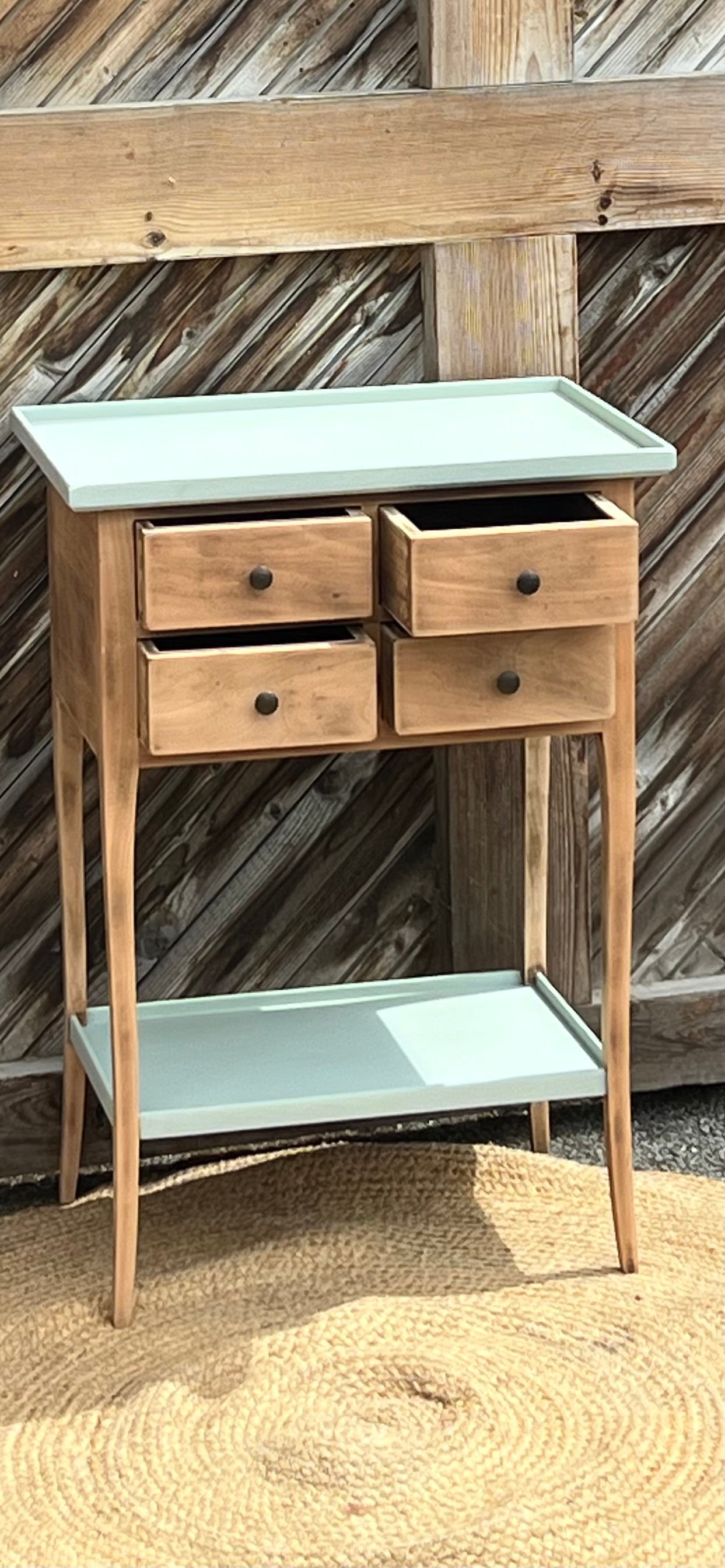 Console ancienne rénovée en bois brut et vert d’eau 4 tiroirs