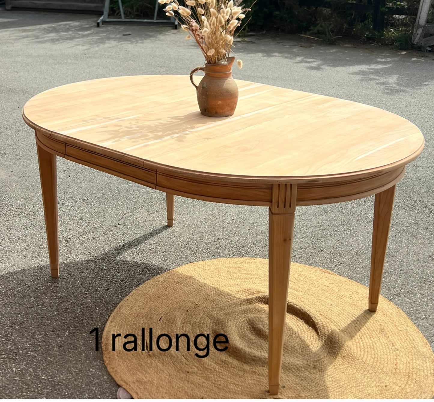 Grande table ronde 2 rallonges rénovée en bois massif brut