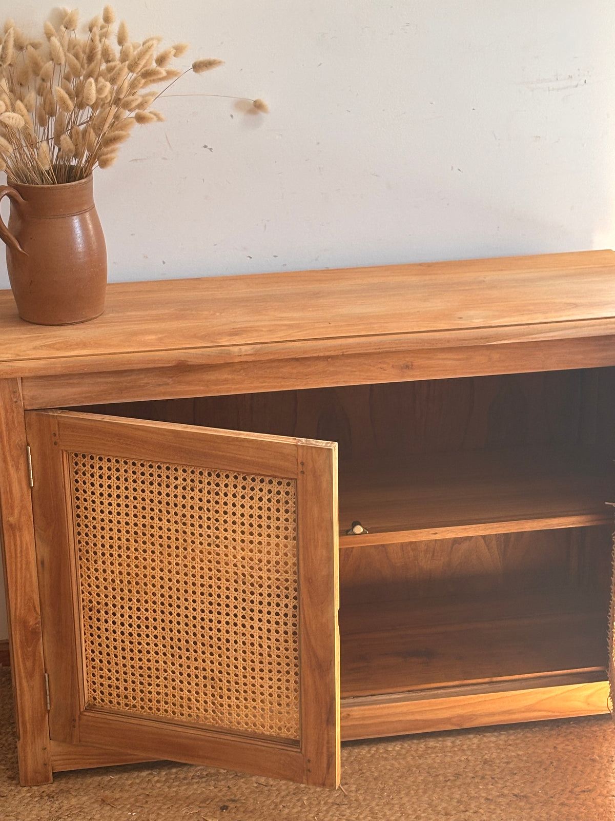 Meuble télé tv ancien en bois massif brut et cannage
