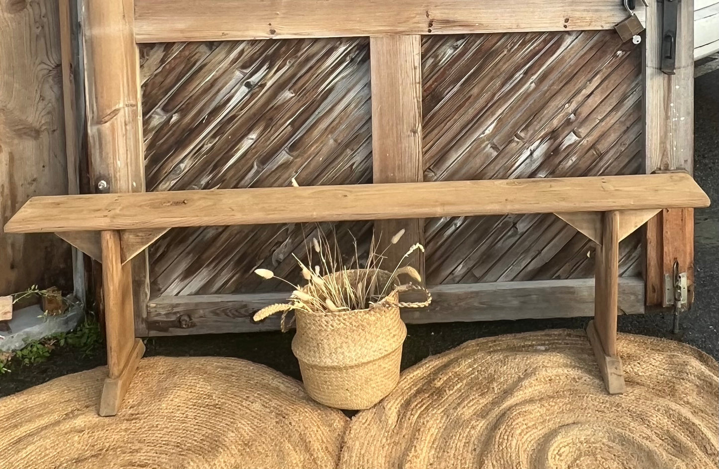 2 bancs de ferme anciens en chêne massif brut