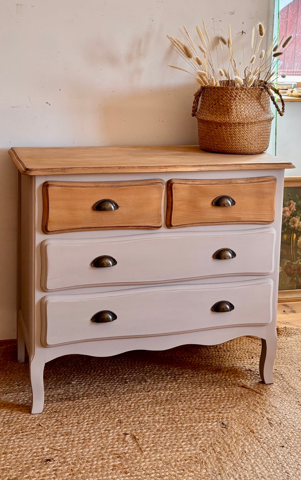 Commode ancienne en bois brut et patine lin