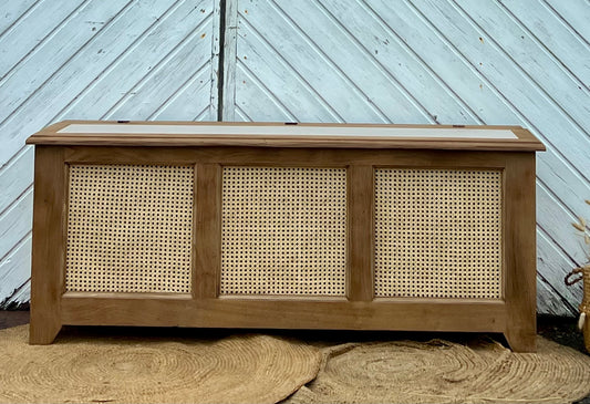 Banc coffre ancien en chêne massif brut et cannage